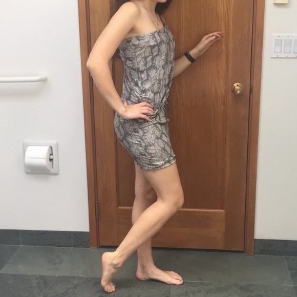 ❤️ NWT Sparkly NYE Snakeskin Dress 🥂 - Picture 3 of 8